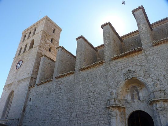 Die Kathedrale von Ibiza, ein Abzeichen der Balearenstadt
