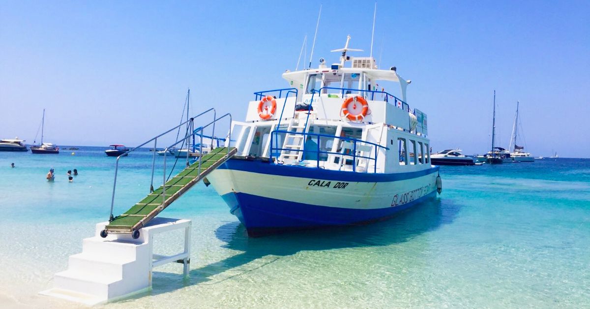 Plan para septiembre en Ibiza: excursión vuelta a la isla en barco