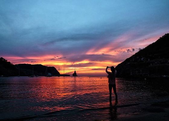 Ein schöner Sonnenuntergang in Benirrás für sehr wenig Geld mit Aquabus