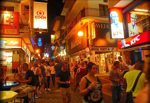 Ibiza, la sua notte e le sue diverse forme di divertimento